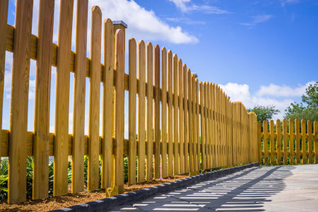 Fence staining sealing